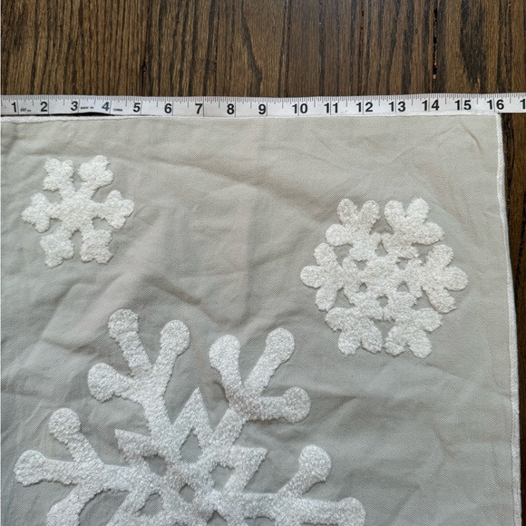 Two 17x16 Snowflake Pillowcases - Picture 4 of 5